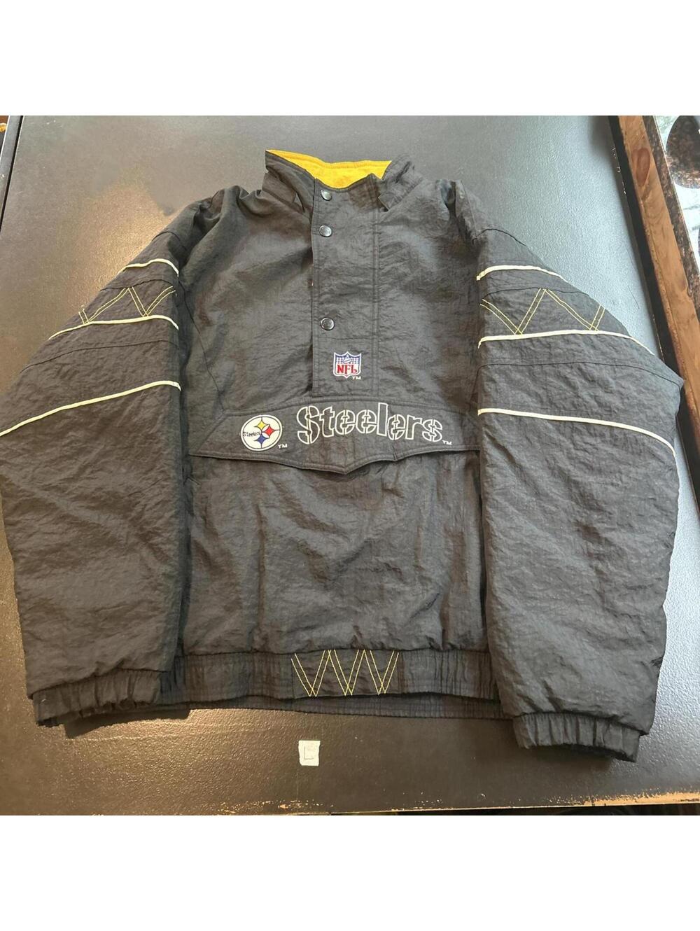 Vintage every Steelers fan's dream jacket. This authentic 90s NFL Pro Line